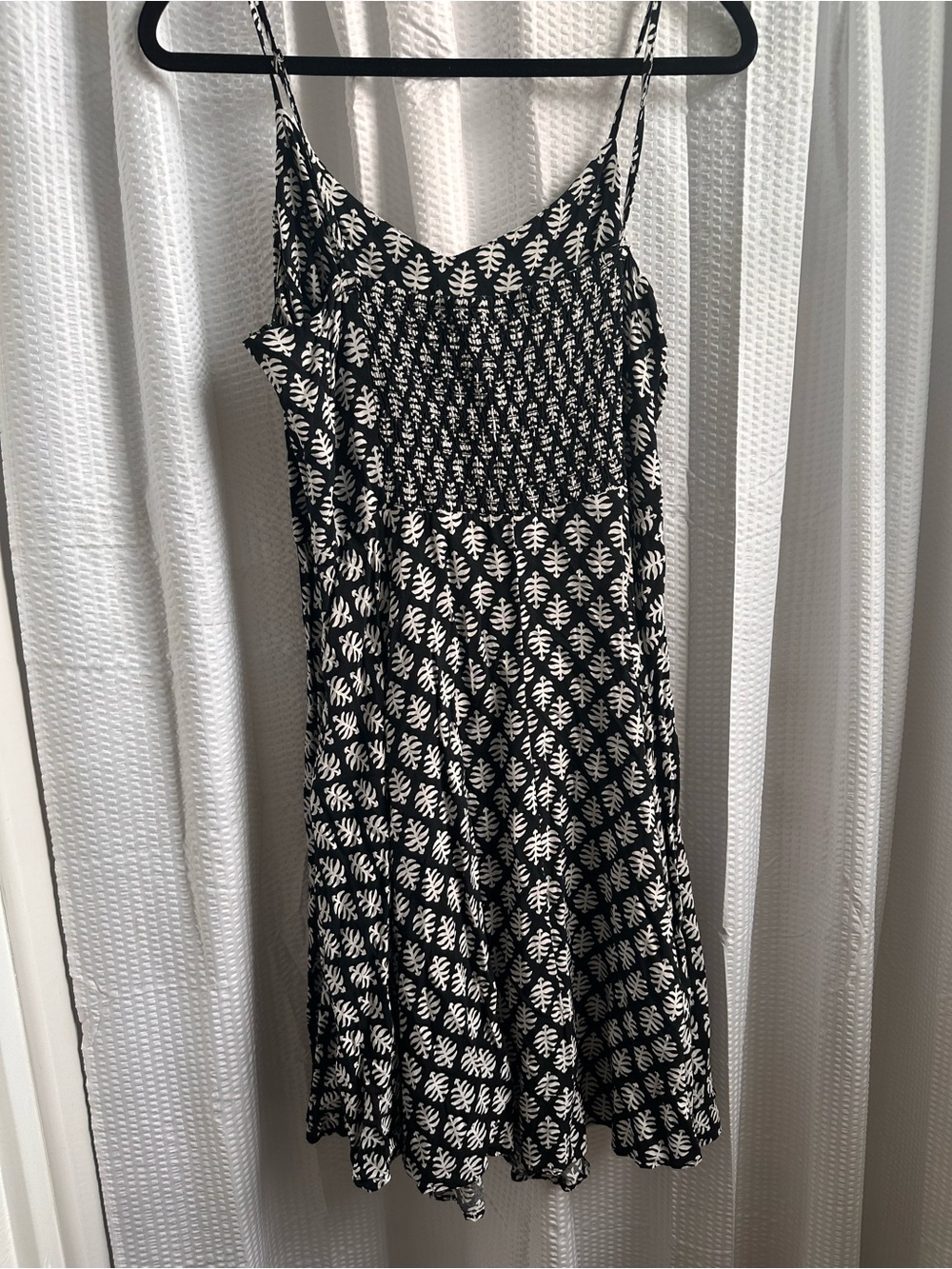 Old Navy Black and White Printed Spaghetti-Strap Mini Dress - Picture 3 of 4